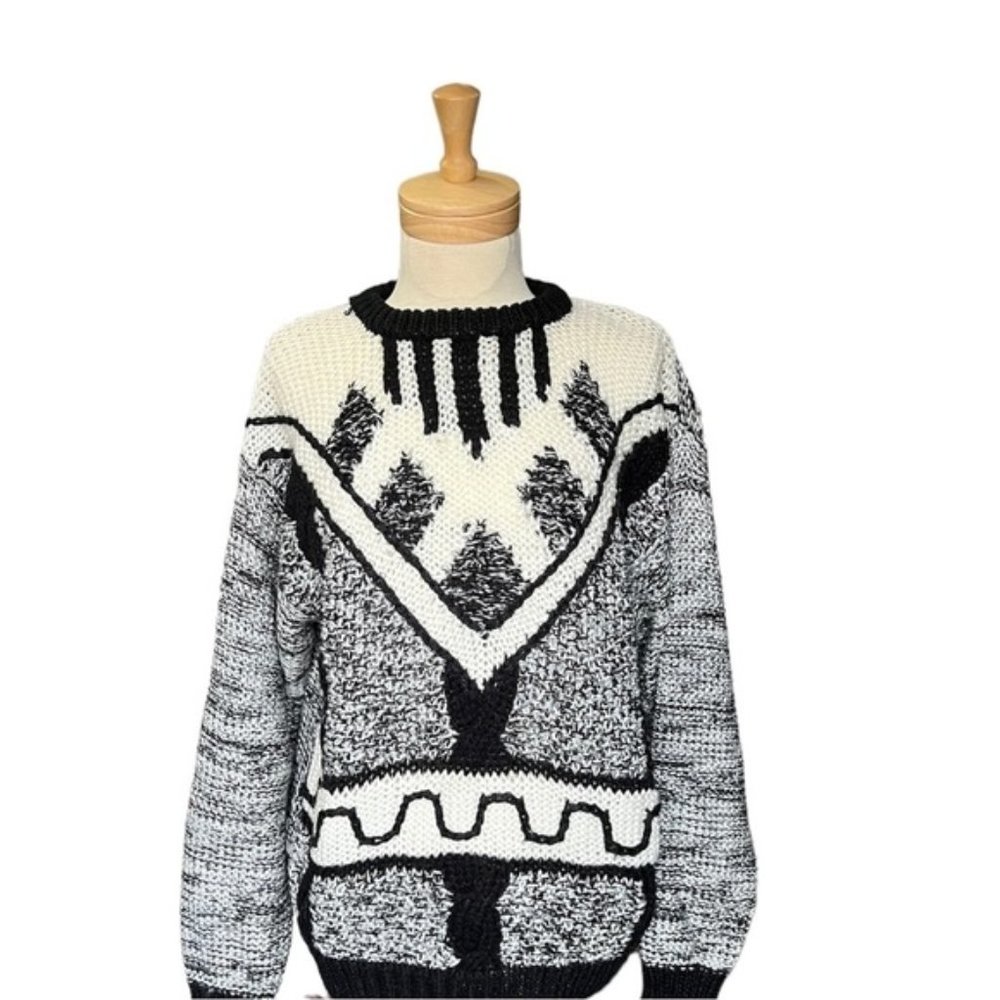 𝅺VINTAGE forum black white hand-knitted chunky Crew Neck Women's Sweater Size L